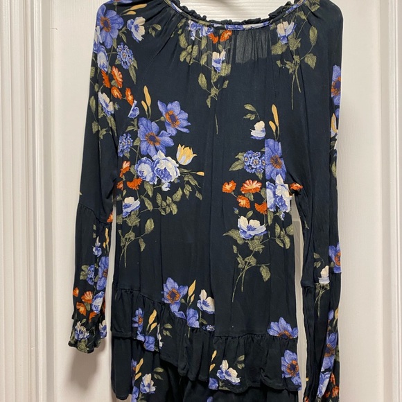 American Eagle Floral Blouse - Picture 3 of 3